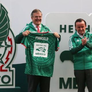 Ebrard actualiza arancel al azúcar tras 10 años: cañeros estaban en desventaja