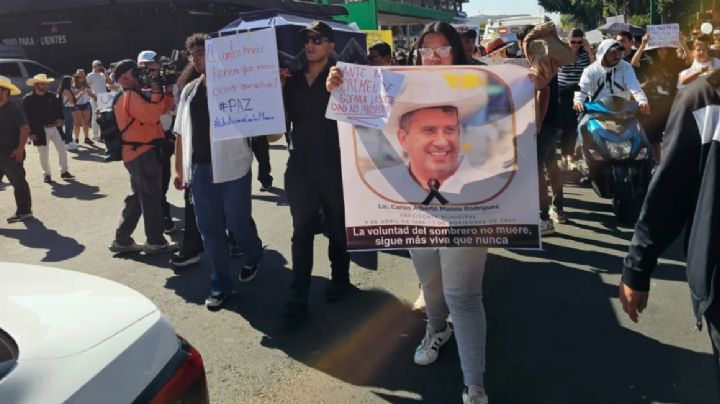 Muchachos encapuchados, ¿a dónde van?