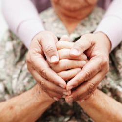 ¿Tienen derechos las mujeres cuidadoras?