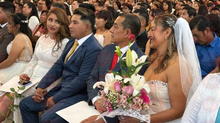 San Valentín: Formalizaron su unión 163 parejas en boda colectiva de Pachuca