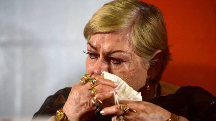 Filtran fotos del ataúd de Paquita la del Barrio, antes de ser cremada