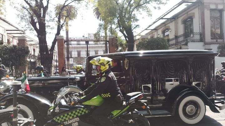 Paquita la del Barrio: cantantes, carniceros, albañiles y políticos le rinden homenaje en la CDMX