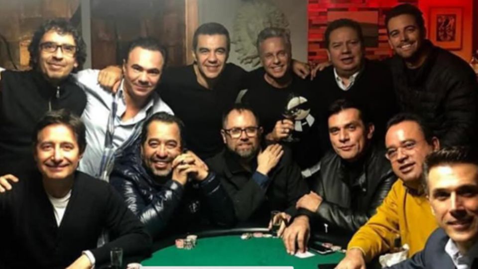 De quienes considera falsos amigos