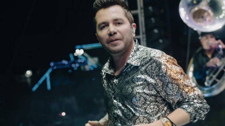 Músico de Memo Garza, exvocalista de La Adictiva, pierde un brazo tras fuerte accidente de autobús en carretera