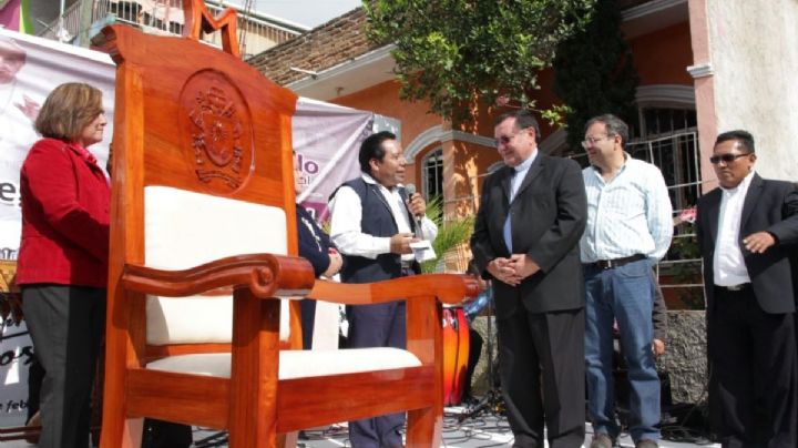 El carpintero del papa Francisco: la historia del chiapaneco que construyó su silla