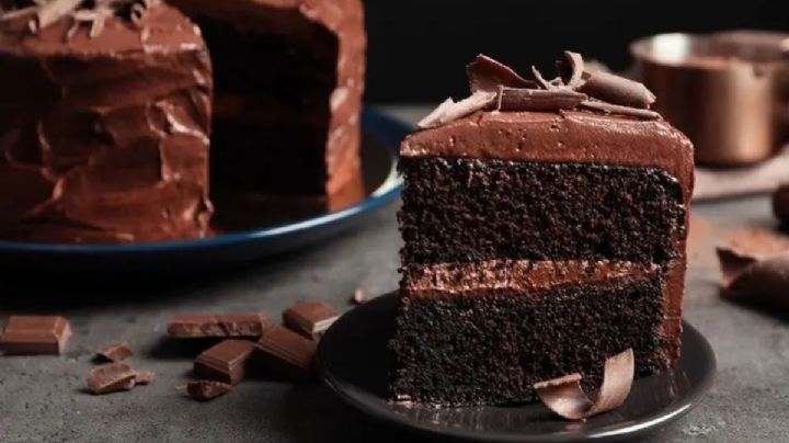 ¿Cómo preparar un pastel de chocolate casero con una receta fácil, sencilla y rápida?