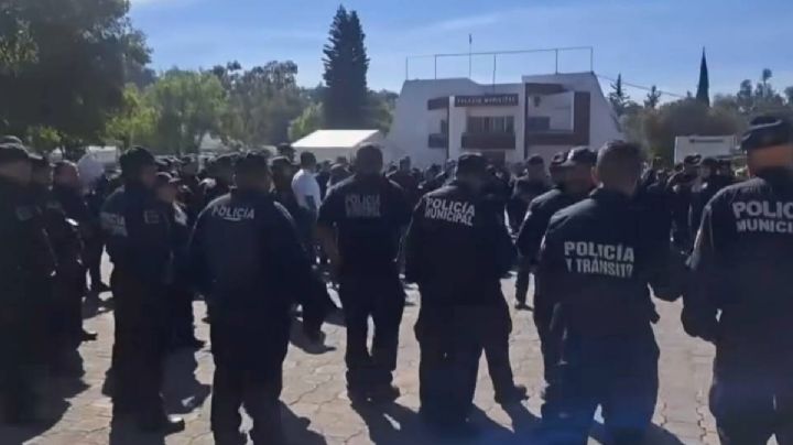 Policías en Tula de Allende se manifiestan frente a la alcaldía; esto piden