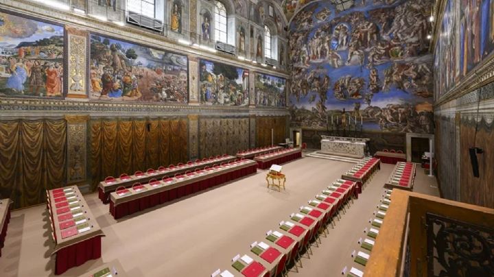 La Constitución vaticana, un bolígrafo y una carpeta lo permitido en el cónclave
