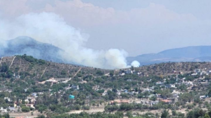 Siguen activos incendios forestales en Ajacuba y Epazoyucan