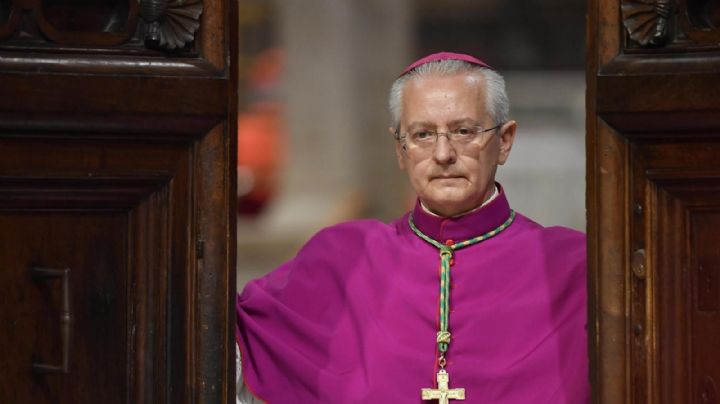 Inició el histórico cónclave: ¡fuera todos!