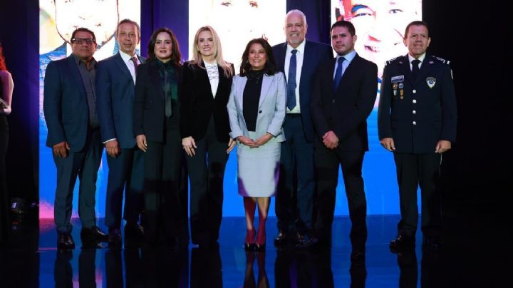 Recibe Romina Contreras distintivo lidera por sistema municipal de Emergencias 24/7 y Centro de Justicia Cívica