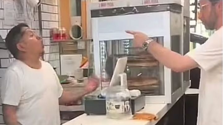 Empleado de pizzería lanza pizza en la cara de cliente en fuerte discusión