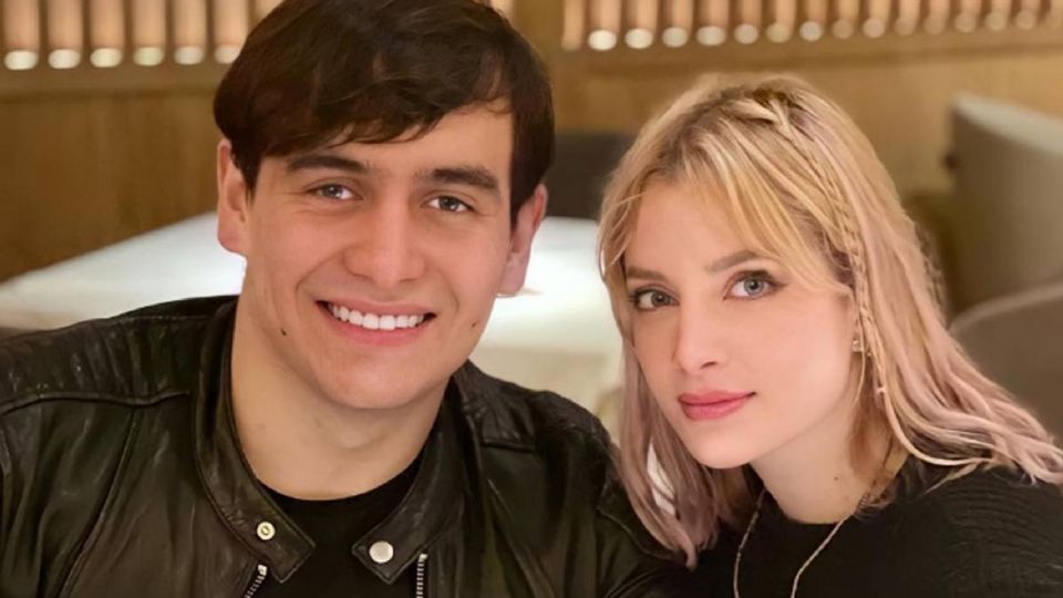 La viuda del cantante siembra más dudas.