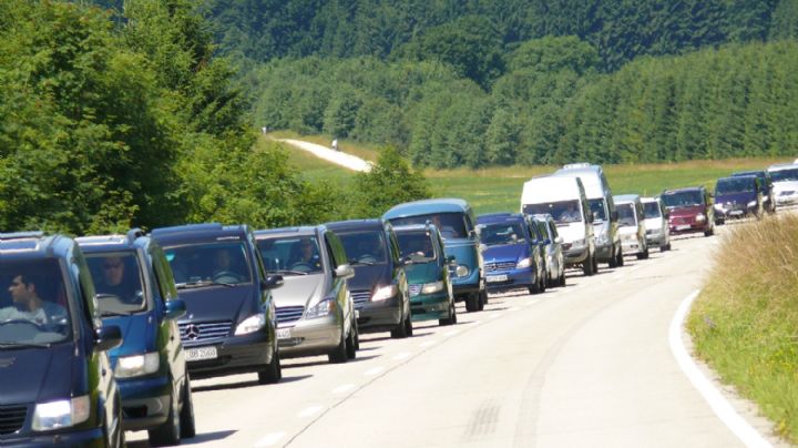 Fallas en airbags obligan a Mercedes-Benz a revisar más de 223 mil vehículos a nivel global