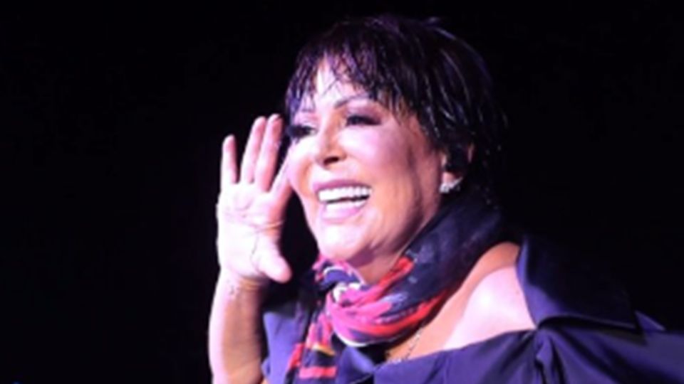 Responde a indicaciones médicas