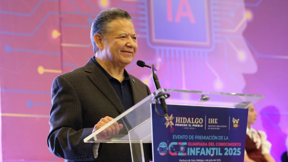 El gobernador Julio Menchaca encabezó la entrega de reconocimientos