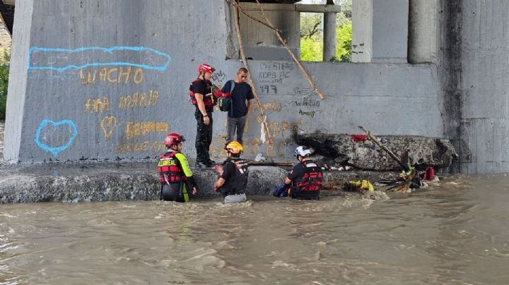 Lluvias alivian a Nuevo León, pero dejan caos vial y daños en bodega del IMSS