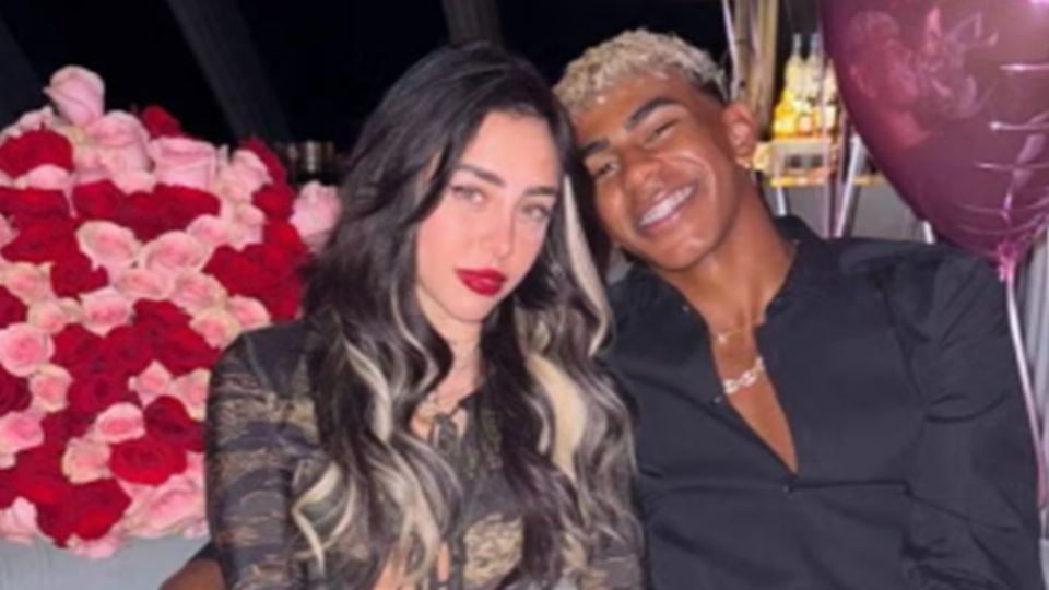 En la que hace oficial su relación con Nicki Nicole