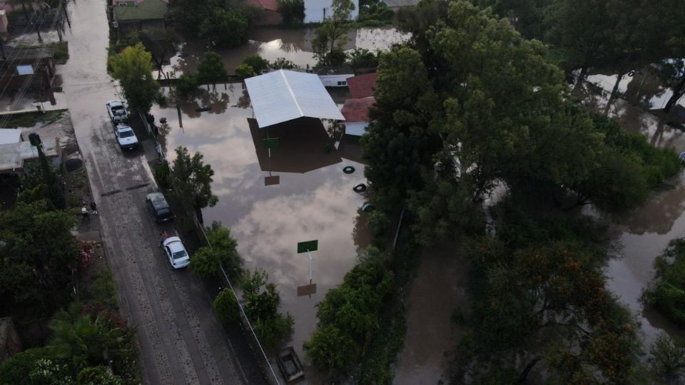 Amanecieron ayer inundadas varias comunidades de Manuel Doblado.