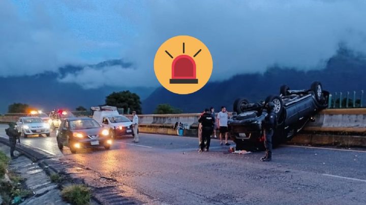 Vuelca auto en autopista Orizaba-Puebla, en Camerino Z. Mendoza