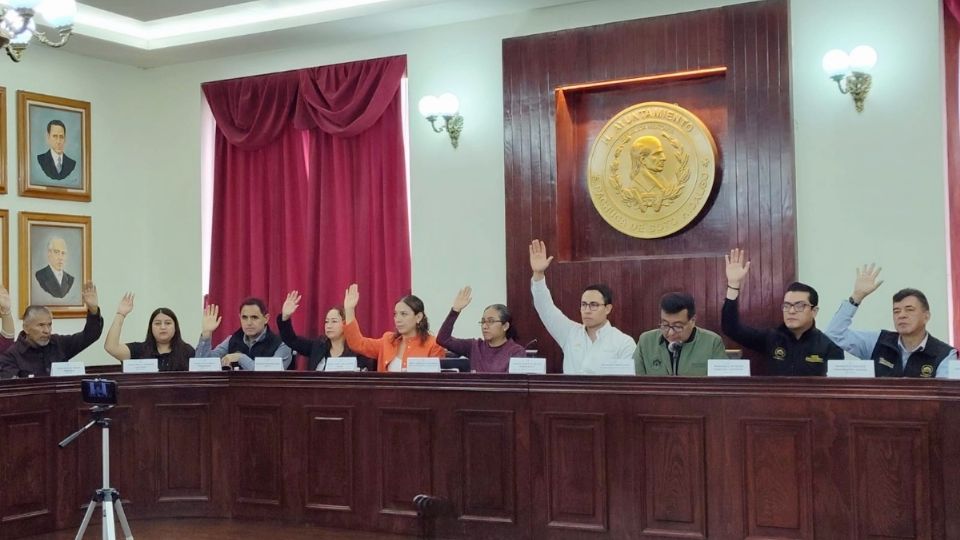 Durante la sesión, integrantes del cabildo aprobaron exentar pago de impuestos al DIF Hidalgo