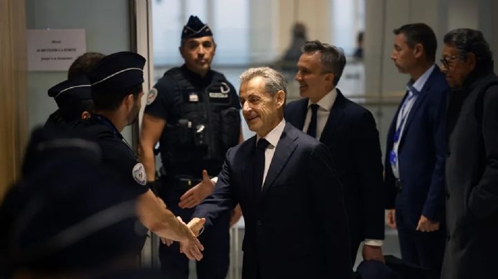 “Bajo control judicial”: así salió Sarkozy, expresidente de Francia, de la cárcel