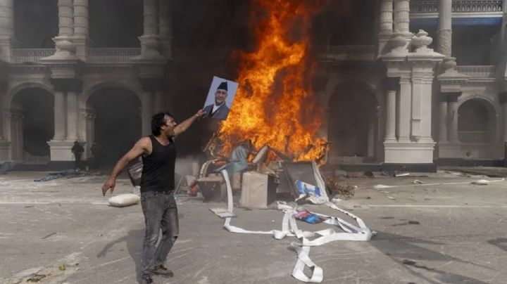 Videos de las protestas y violencia en Nepal que han dejado 25 muertos
