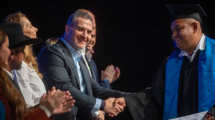 Prepa Regia certifica a 900 personas que retomaron el bachillerato