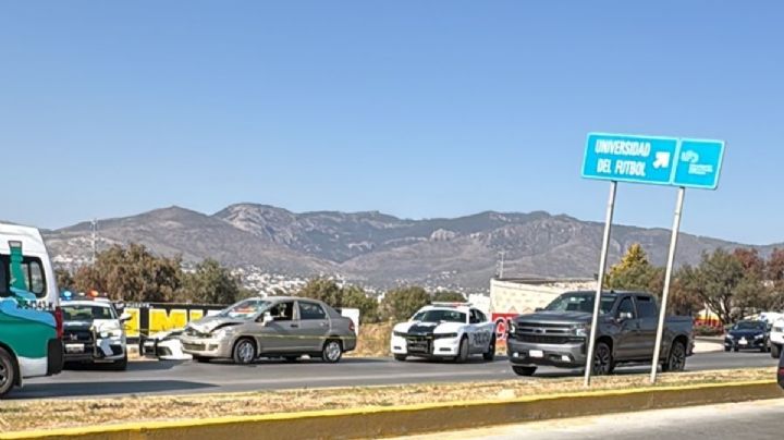 Joven quería cruzar la carretera Pachuca-Actopan, muere atropellado | FOTOS