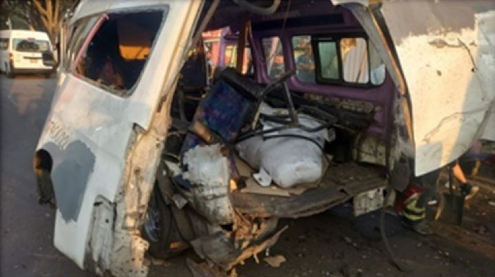 Explota combi de Ruta 74 en Iztapalapa; no hay heridos