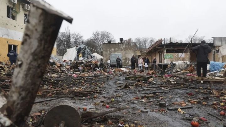 Rusia intensifica ofensiva aérea y bombardea varias ciudades clave de Ucrania con misiles y drones
