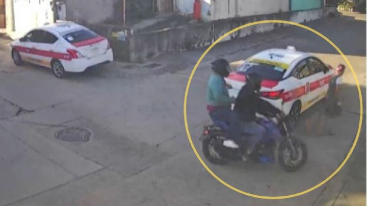 VIDEO: Motociclistas asaltan con pistola a adulta mayor en Hacienda de Sotavento, Veracruz