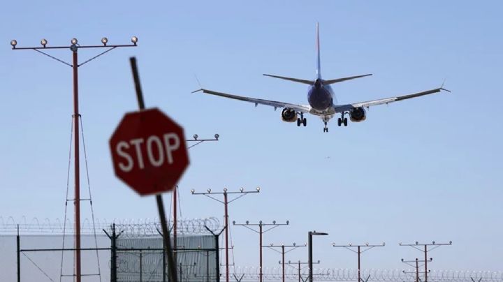 ¿Qué hay detrás del cierre del espacio aéreo en la frontera entre México y EU?