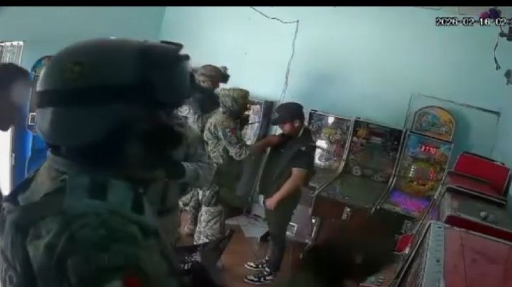 VIDEO: “Somos la muerte”; los 14 minutos de tortura de militares a joven en Michoacán
