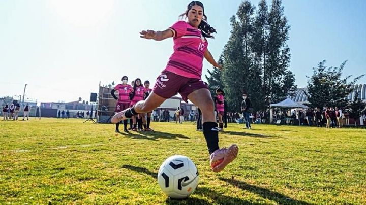Mario Delgado da patada inicial del Mundialito Escolar 2026