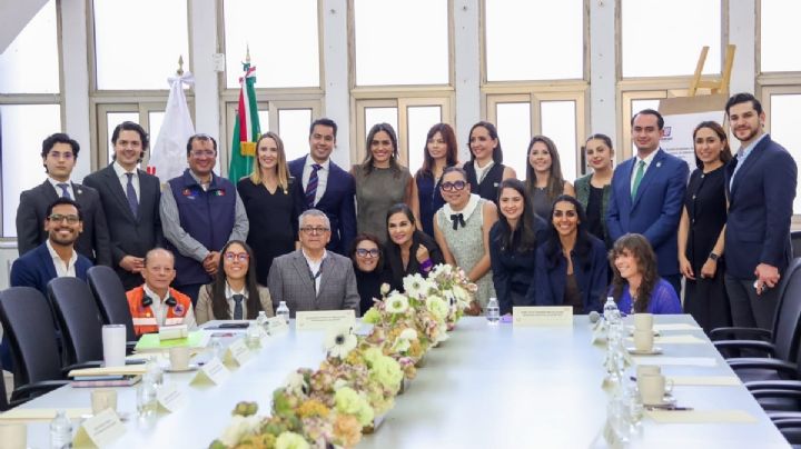 Ale Rojo de la Vega y FeliFer Macías firman carta de amistad Cuauhtémoc-Querétaro