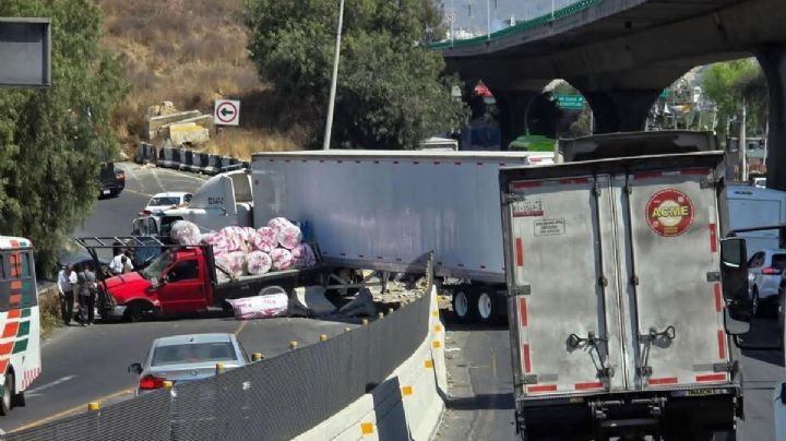 Paralizada la México-Querétaro tras fuerte choque en Perinorte
