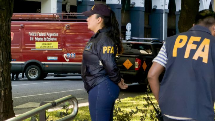 Paquete bomba estalla en sede de la Gendarmería en Buenos Aires; hay dos heridos