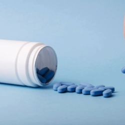 Entre el VIH y la insuficiencia renal: pareja divide su tratamiento por falta de fármacos