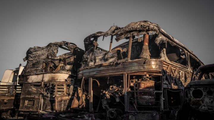 Colima: 30 autos incendiados y ningún detenido, tras muerte de “El Mencho”