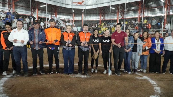 Inaugura rector Dámaso Anaya el Parque Universitario de Softbol de la UAT