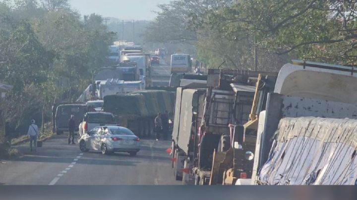 Bloqueo en carretera Oaxaca-Chiapas causa afectación en tramo Niltepec-Zanatepec