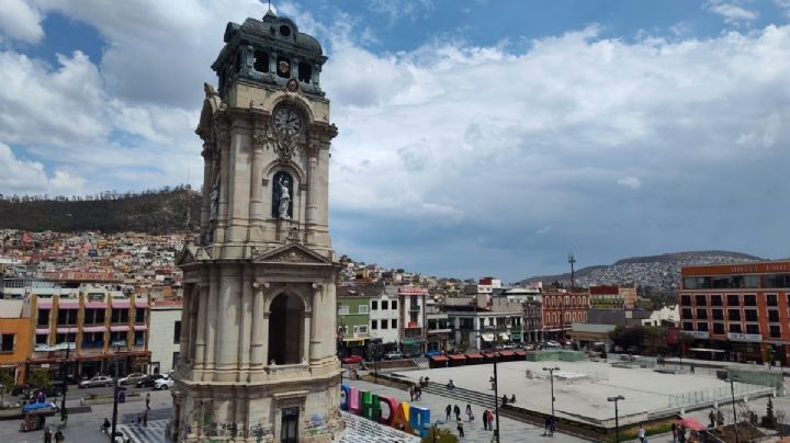 Alcaldía analiza cercar Reloj de Pachuca; feministas dicen no habrá pintas el 8M
