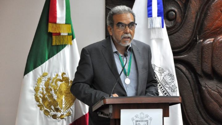 El rector Martín Aguilar se queda en la UV; tiran último amparo contra prórroga