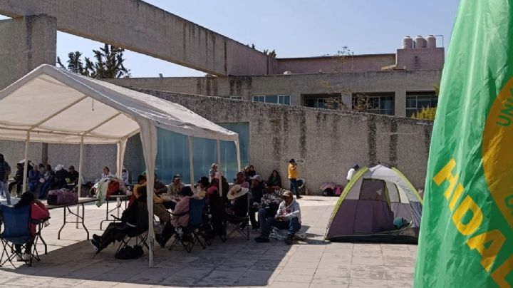UNTA instala plantón frente a la PGJEH para exigir atención a rezagos agrarios, vivienda y obra pública