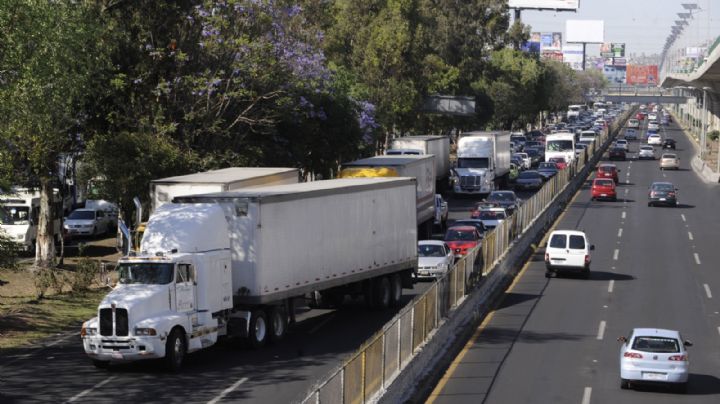 Colapsa la México- Querétaro: transportistas protestan en caseta de Tepotzotlán rumbo a la CDMX
