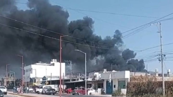 Incendio en planta recicladora desata pánico en San Martín Texmelucan, Puebla