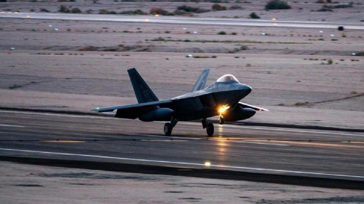 Avión militar de EU se estrella en Irak, lanzan operativo para buscar a la tripulación