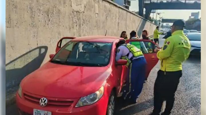 Niño convulsiona en auto; lo auxilian en pleno Viaducto de la Benito Juárez