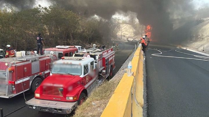 Nuevo León: pipa de diésel se incendia y cierran retorno a Guadalupe